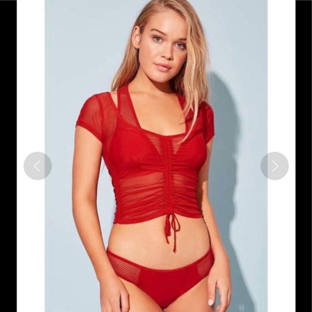 2 Mesh Crop Top - Picture 4 of 6